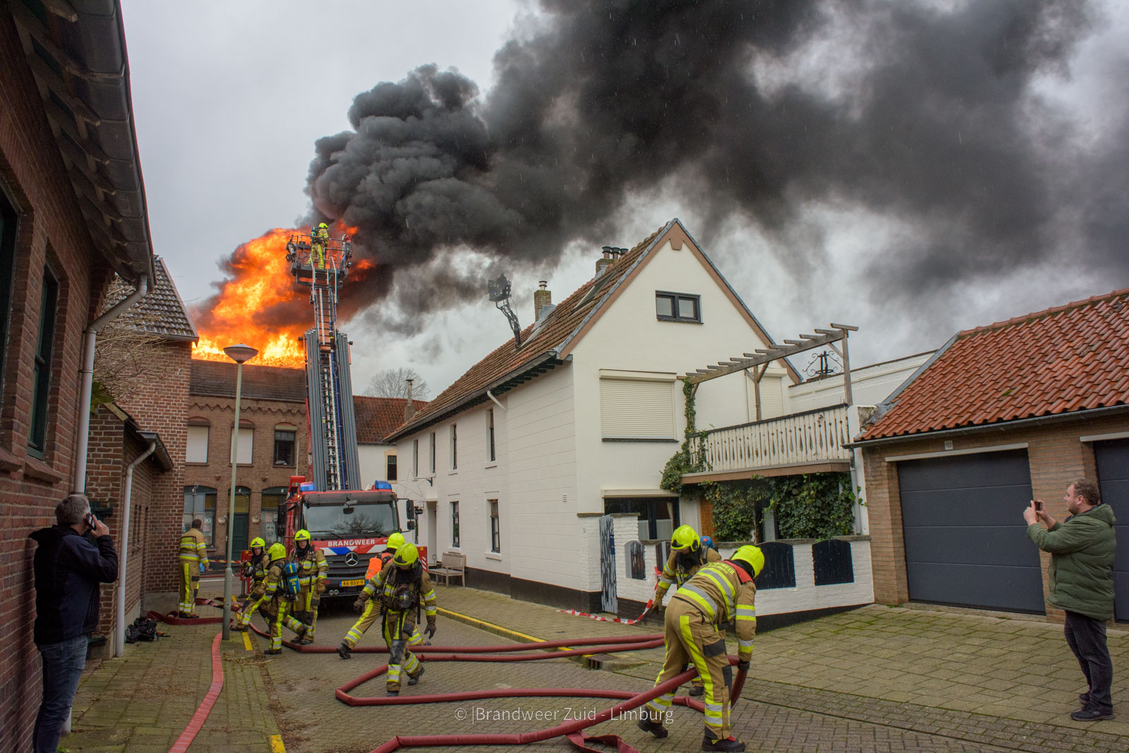 05-01-2024 – Geleen, Zeer grote brand