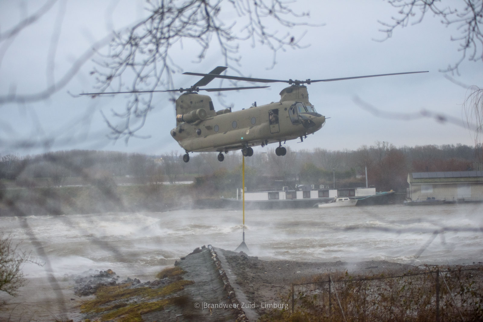 06-01-2024 – Maastricht, Inzet defensie bij overlaatdam