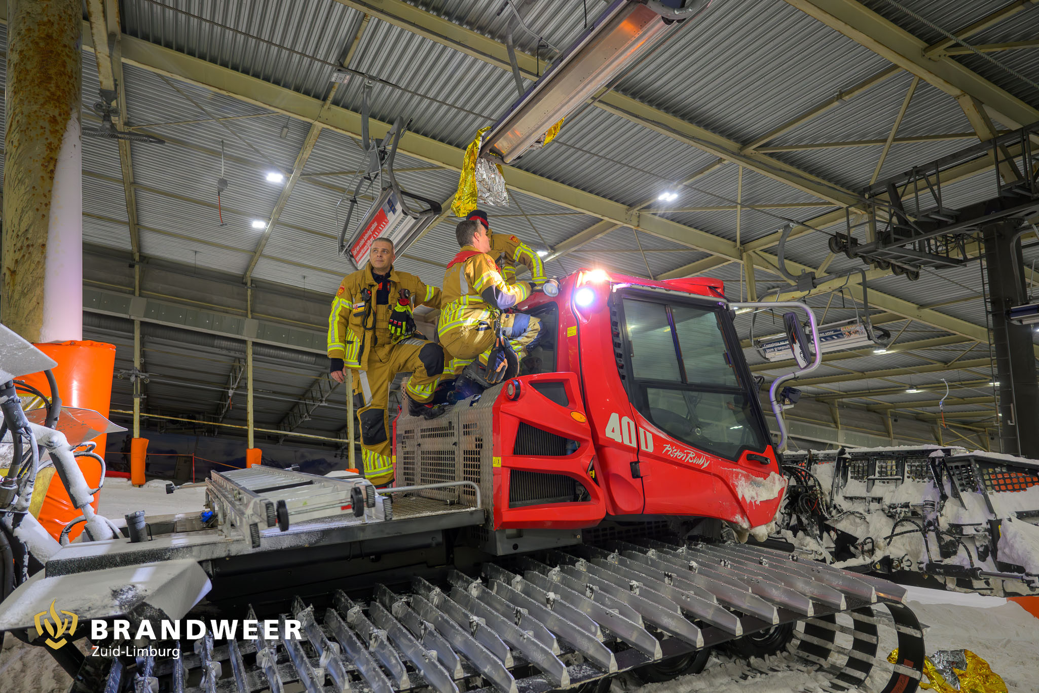 02-01-2026 – Landgraaf, Brandweer assisteert bij bevrijden skiërs uit stoeltjeslift SnowWorld