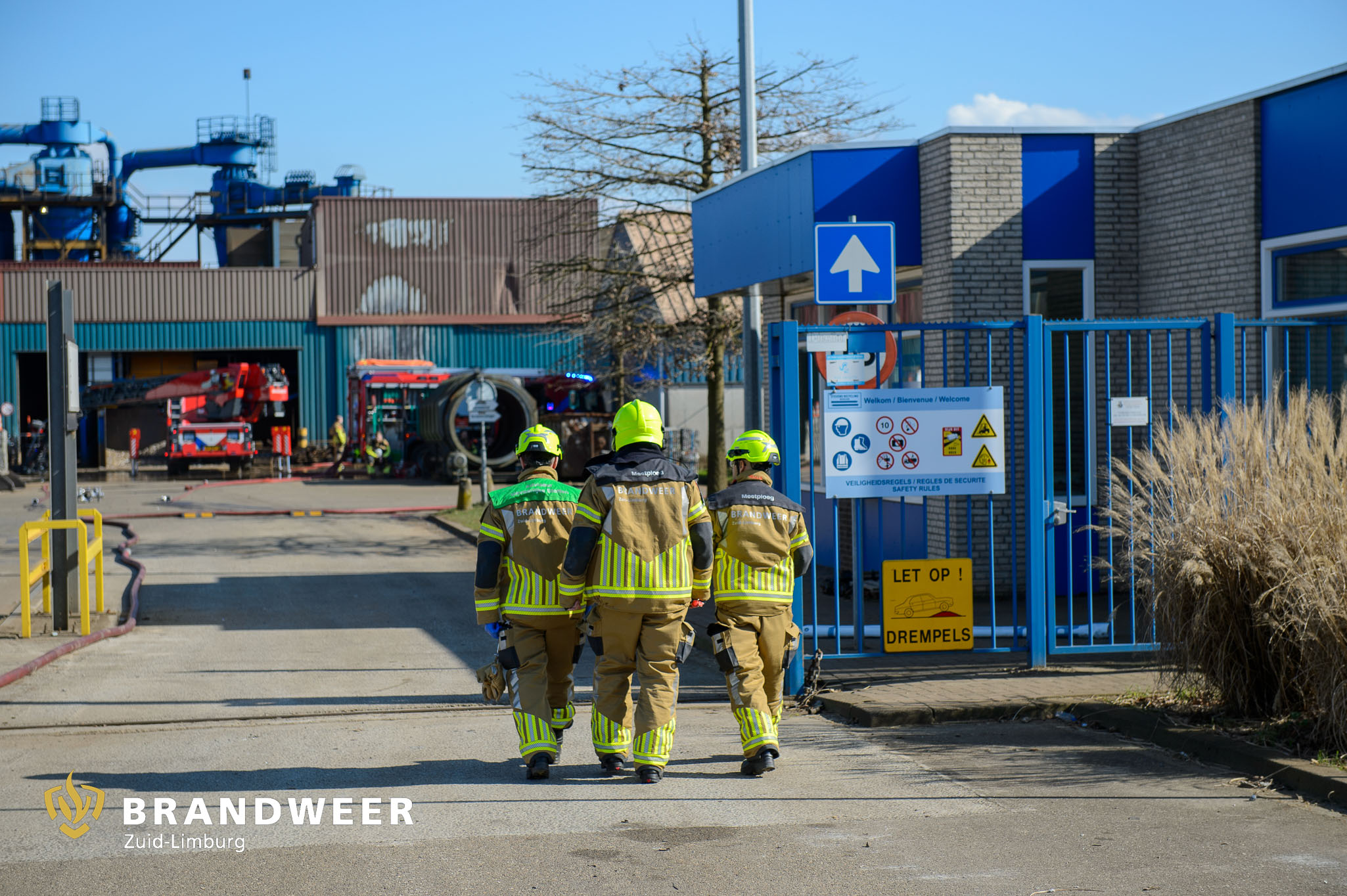 21-03-2026 – Born, Brand in afvalberg snel onder controle
