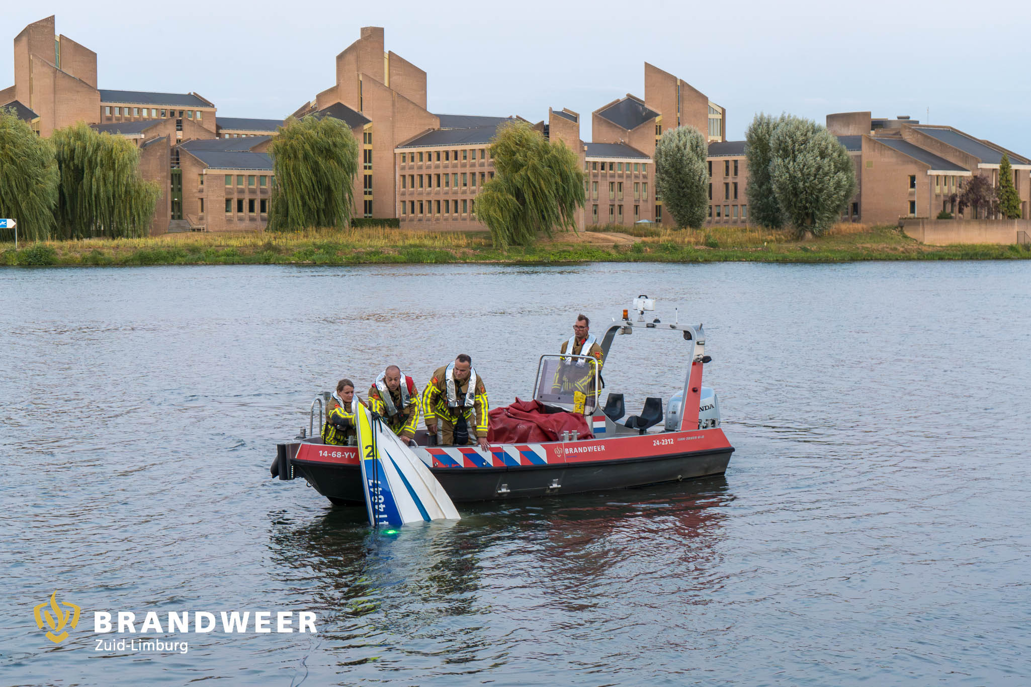 06-08-2026 – Maastricht, Speedboot in problemen
